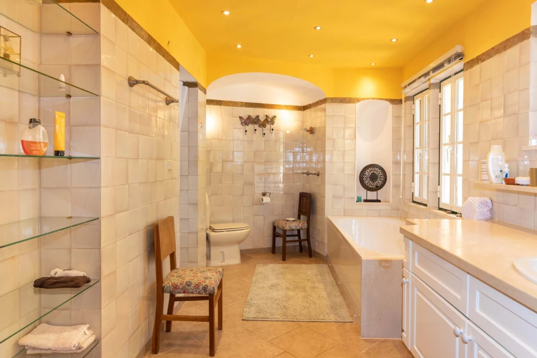 Moradia T5 para Venda em Mexilhoeira Grande Foto 17