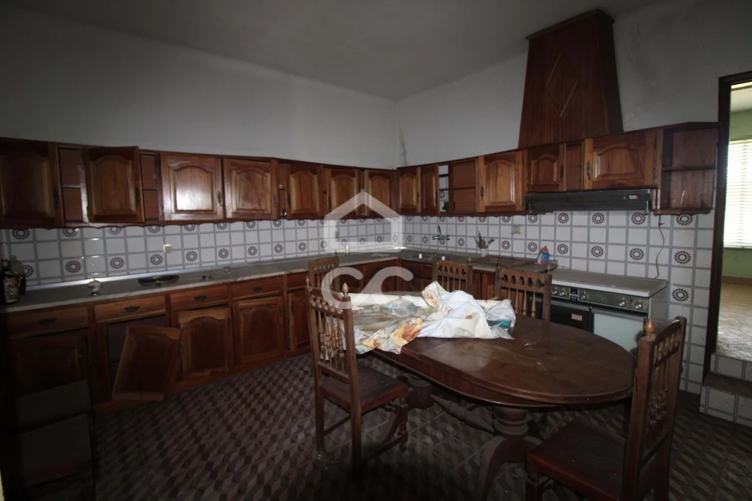 Moradia T4 para Venda em Santa Maria Maior Foto 13