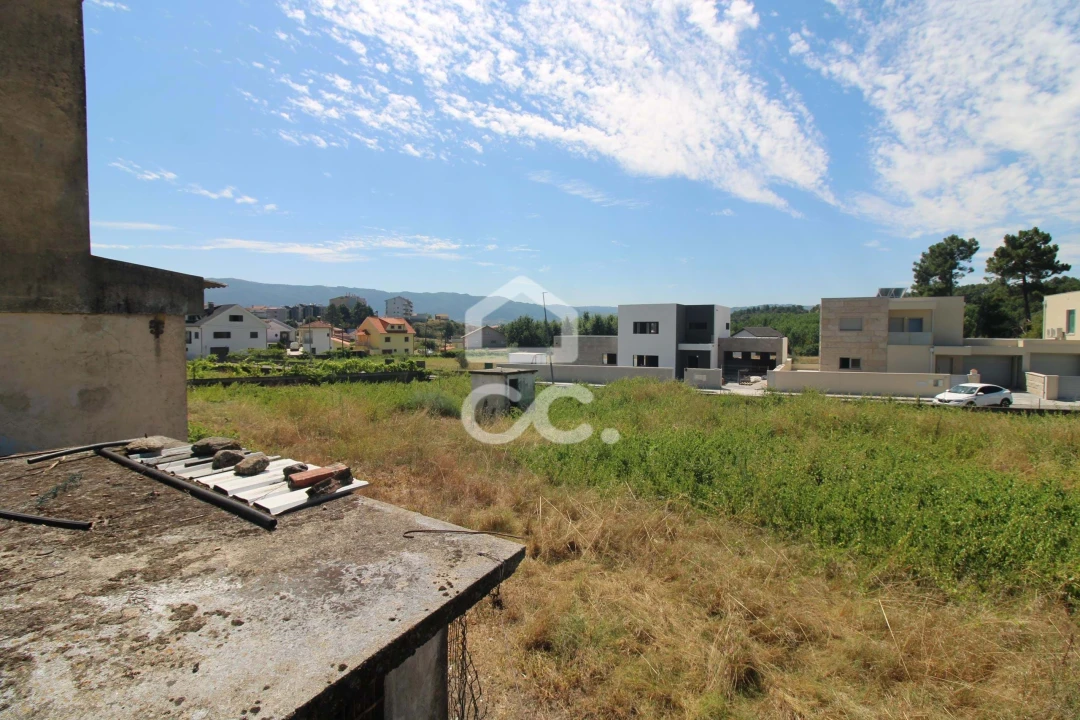 Moradia T4 para Venda em Santa Maria Maior Foto 31