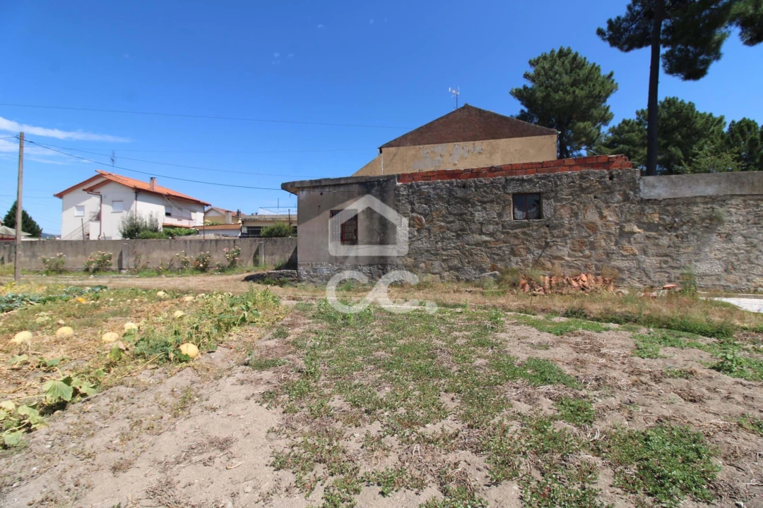 Moradia T4 para Venda em Santa Maria Maior Foto 35