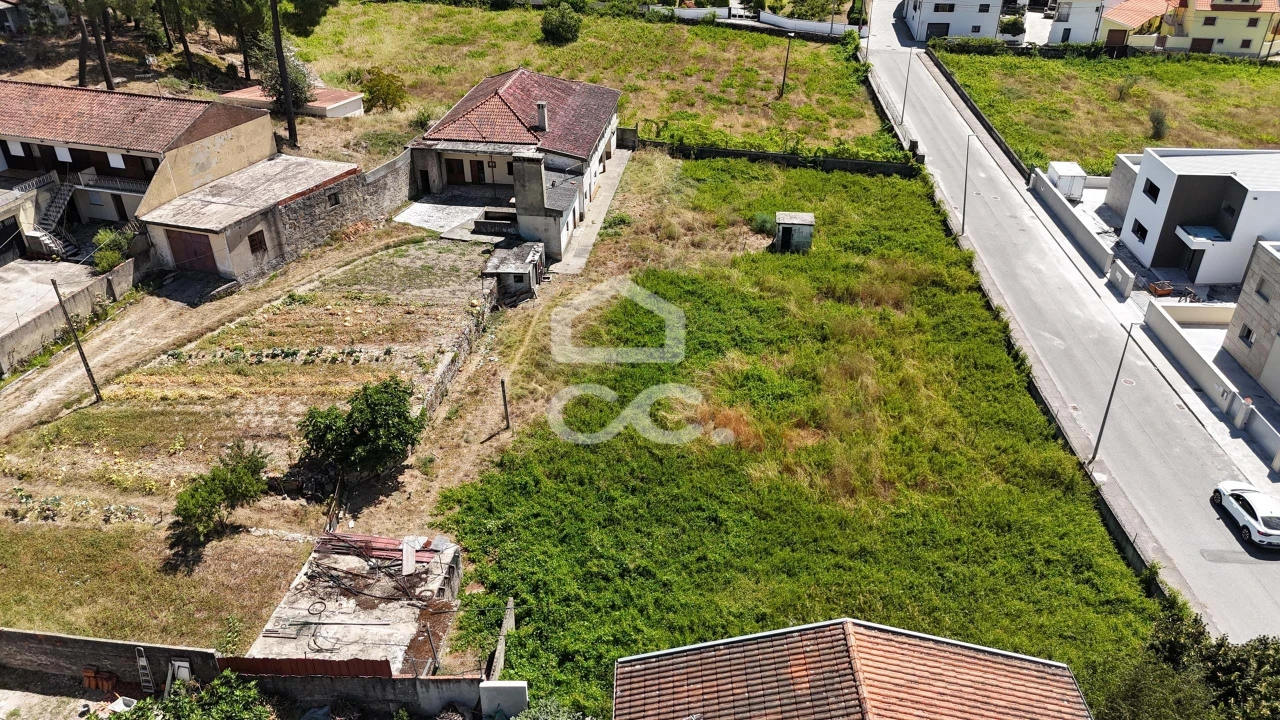 Moradia T4 para Venda em Santa Maria Maior Foto 7