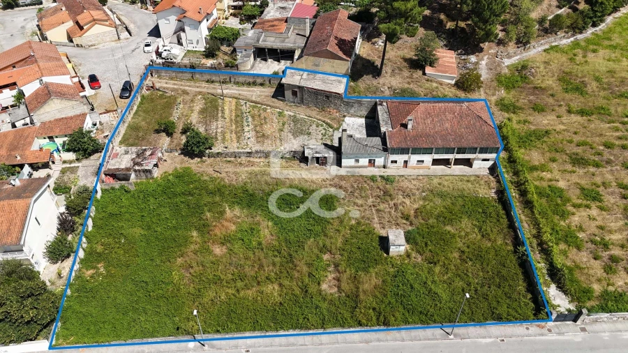 Moradia T4 para Venda em Santa Maria Maior Foto 1