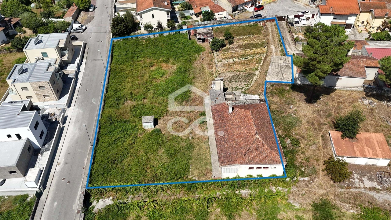 Moradia T4 para Venda em Santa Maria Maior Foto 5