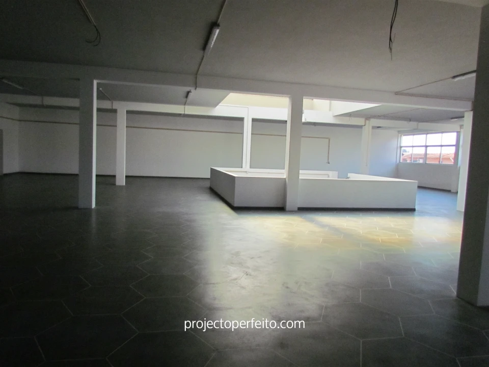 Armazém para Arrendamento em Fânzeres e São Pedro da Cova Foto 6