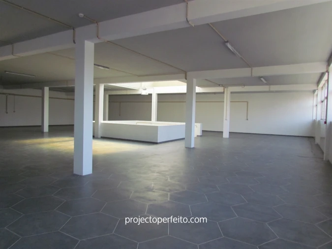 Armazém para Arrendamento em Fânzeres e São Pedro da Cova Foto 13