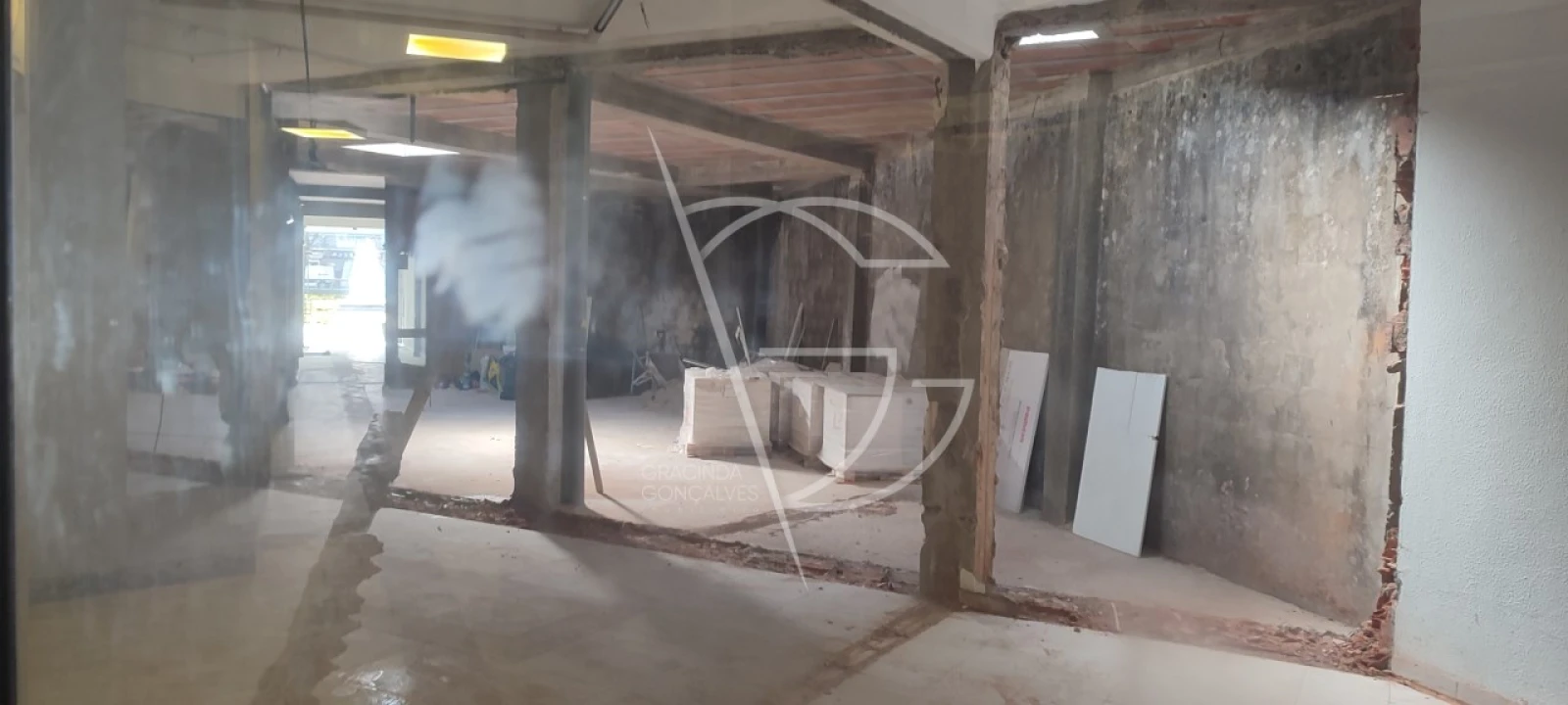 Loja para Arrendamento em Caldas de Vizela (São Miguel e São João) Foto 10