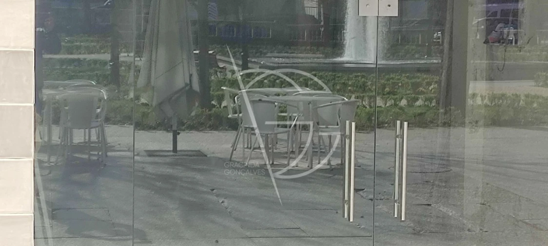 Loja para Arrendamento em Caldas de Vizela (São Miguel e São João) Foto 4