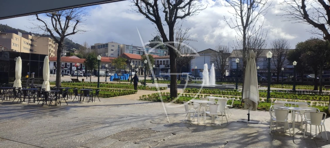 Loja para Arrendamento em Caldas de Vizela (São Miguel e São João) Foto 6