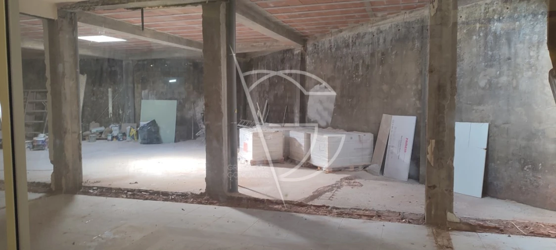 Loja para Arrendamento em Caldas de Vizela (São Miguel e São João) Foto 11