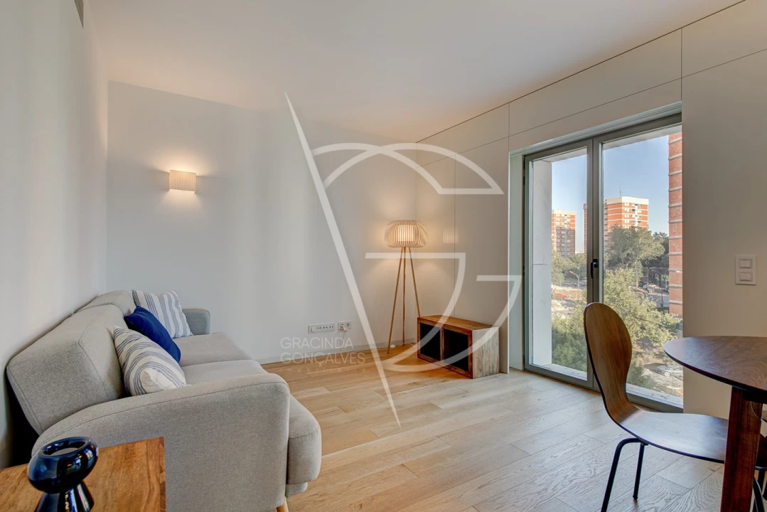 Apartamento T1 para Arrendamento em Aldoar, Foz do Douro e Nevogilde Foto 2