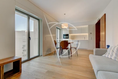 Apartamento T1 para Arrendamento em Aldoar, Foz do Douro e Nevogilde