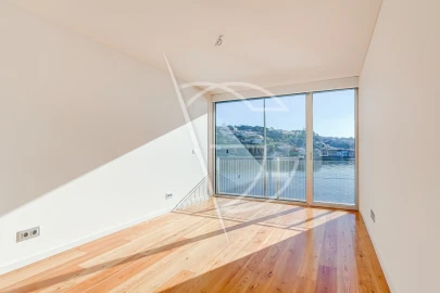 Apartamento T2 para Venda em Lordelo do Ouro e Massarelos