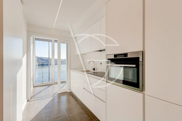 Apartamento T2 para Venda em Lordelo do Ouro e Massarelos Foto 3