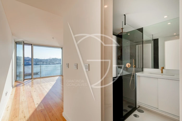 Apartamento T2 para Venda em Lordelo do Ouro e Massarelos Foto 5
