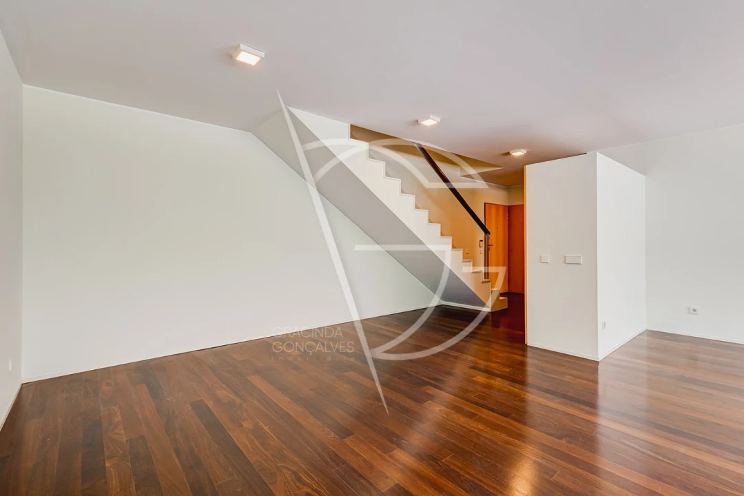 Apartamento T3 para Venda em Lordelo do Ouro e Massarelos Foto 3