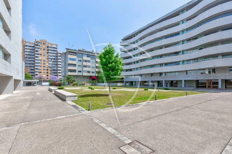 Apartamento T3 para Venda em Lordelo do Ouro e Massarelos Foto 6