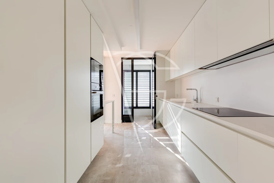 Apartamento T4 para Venda em Lordelo do Ouro e Massarelos Foto 4
