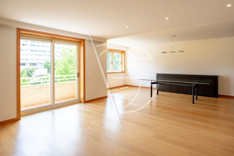 Apartamento T3 para Venda em Mafamude e Vilar do Paraíso Foto 2