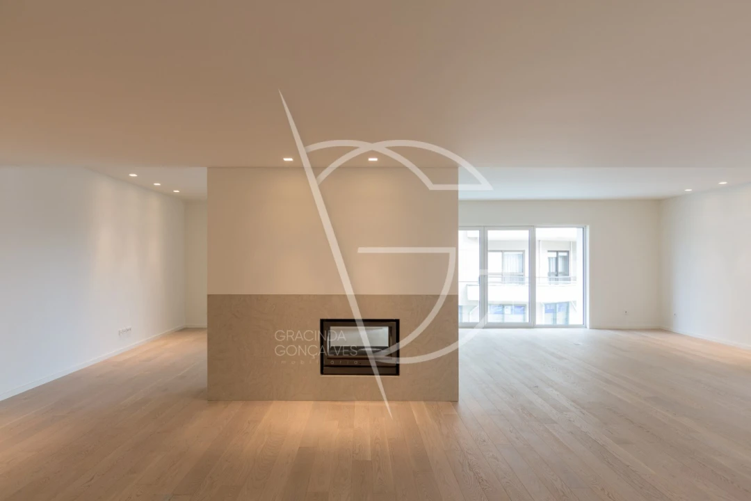 Apartamento T4 para Venda em Bonfim Foto 4