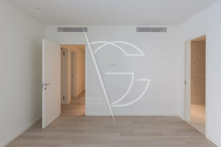 Apartamento T4 para Venda em Bonfim Foto 27