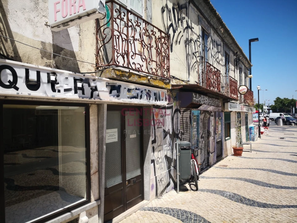 Prédio para Venda em Almada, Cova da Piedade, Pragal e Cacilhas Foto 3