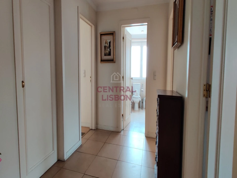 Apartamento T2 para Venda em Misericórdia Foto 7