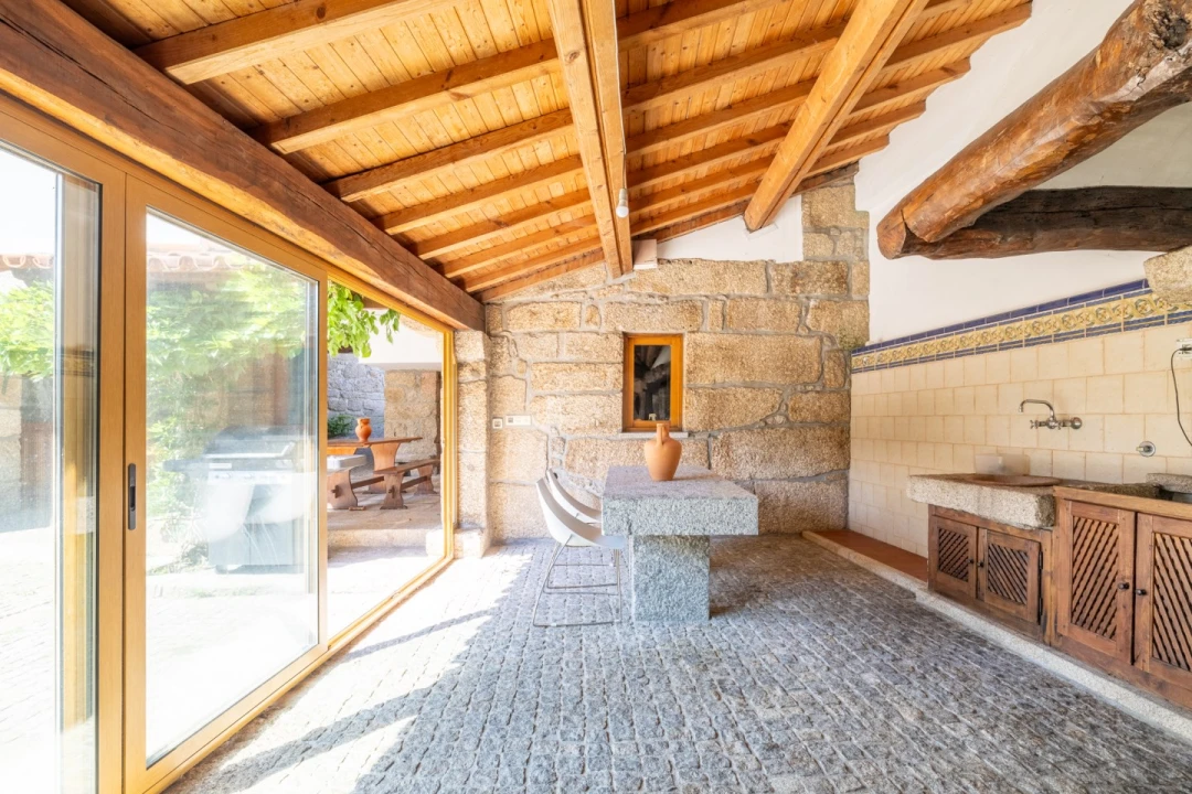 Moradia T5 para Venda em Vale (São Cosme), Telhado e Portela Foto 5