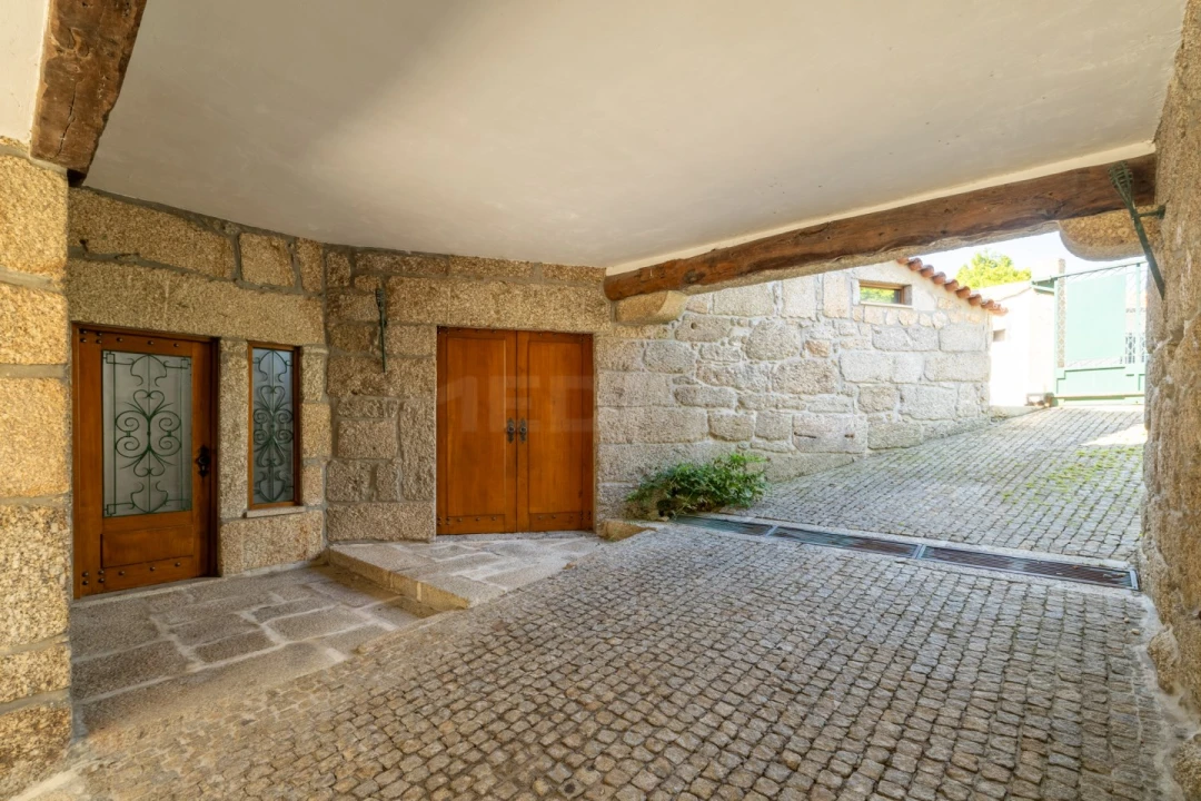 Moradia T5 para Venda em Vale (São Cosme), Telhado e Portela Foto 14