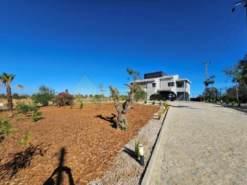 Moradia T5 para Venda em Quarteira