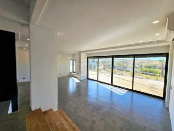 Moradia T5 para Venda em Quarteira