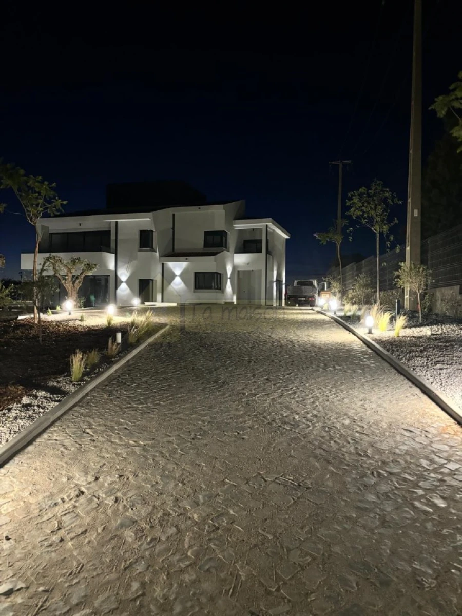 Moradia T5 para Venda em Quarteira Foto 40