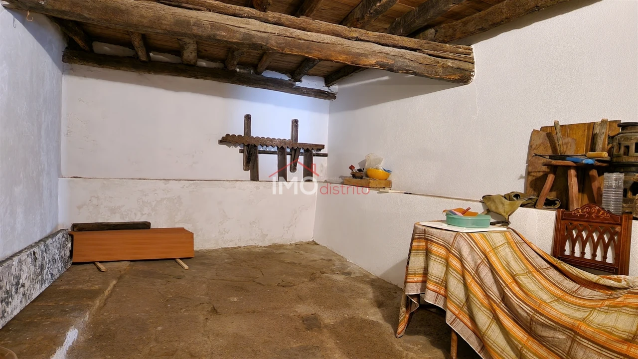 Moradia T2 para Venda em Santa Maria da Devesa Foto 5