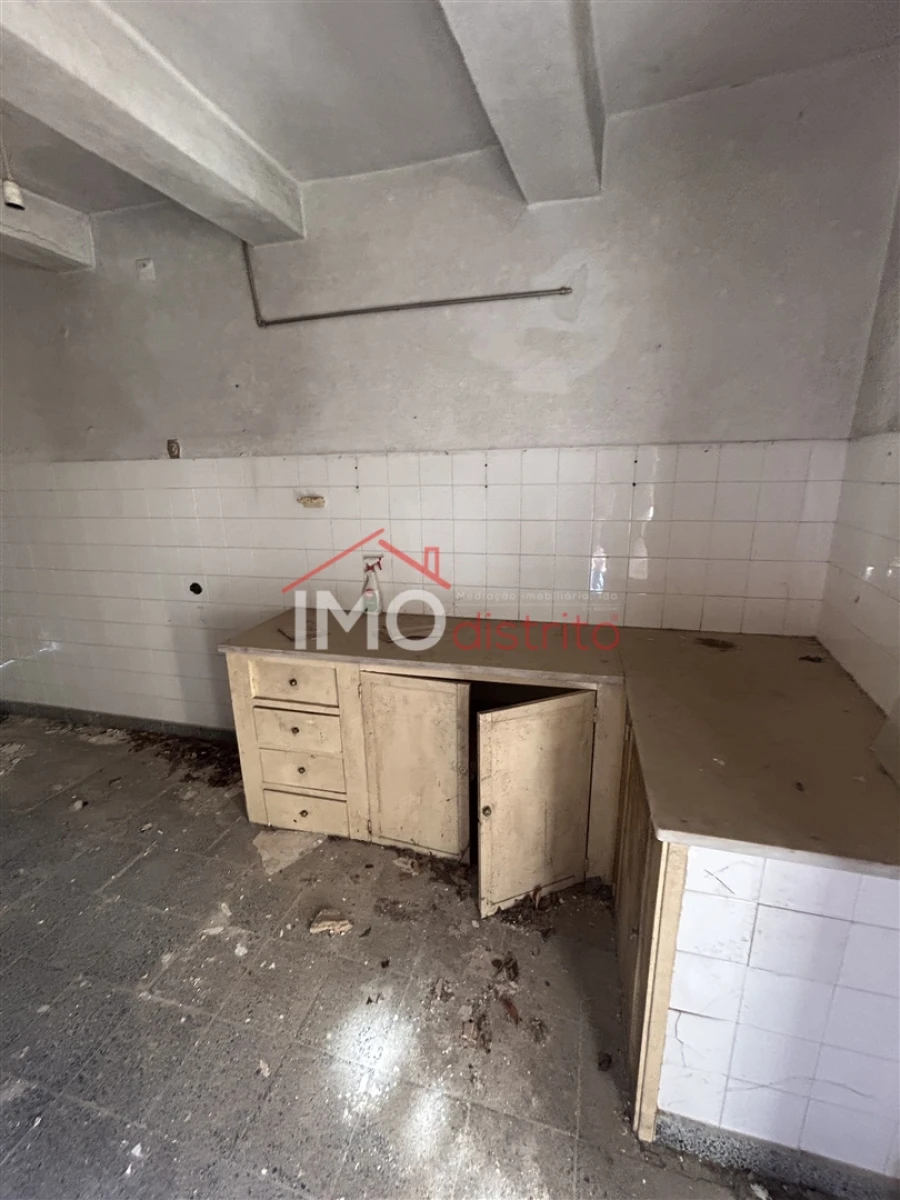 Moradia T0 para Venda em Sé e São Lourenço Foto 7