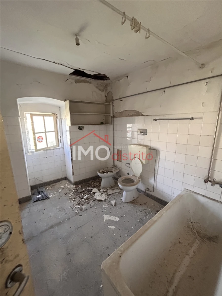 Moradia T0 para Venda em Sé e São Lourenço Foto 5