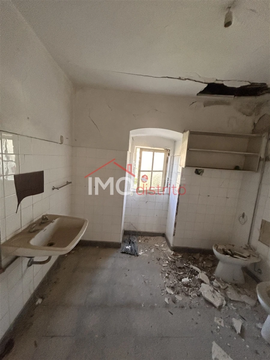 Moradia T0 para Venda em Sé e São Lourenço Foto 6