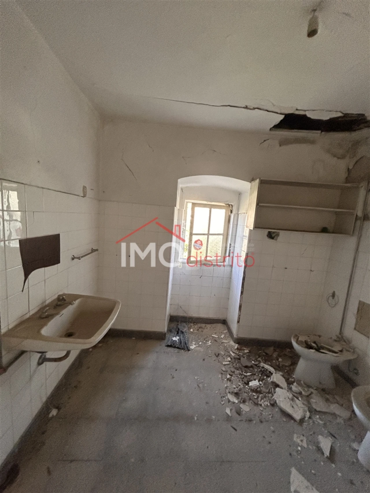 Moradia T0 para Venda em Sé e São Lourenço Foto 6