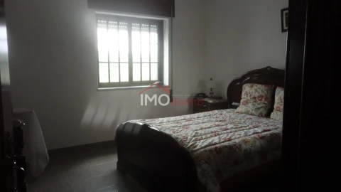 Moradia T3 para Venda em Nossa Senhora da Graça de Povoa e Meadas