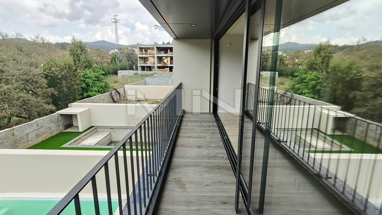Moradia T3 para Venda em Fânzeres e São Pedro da Cova Foto 25