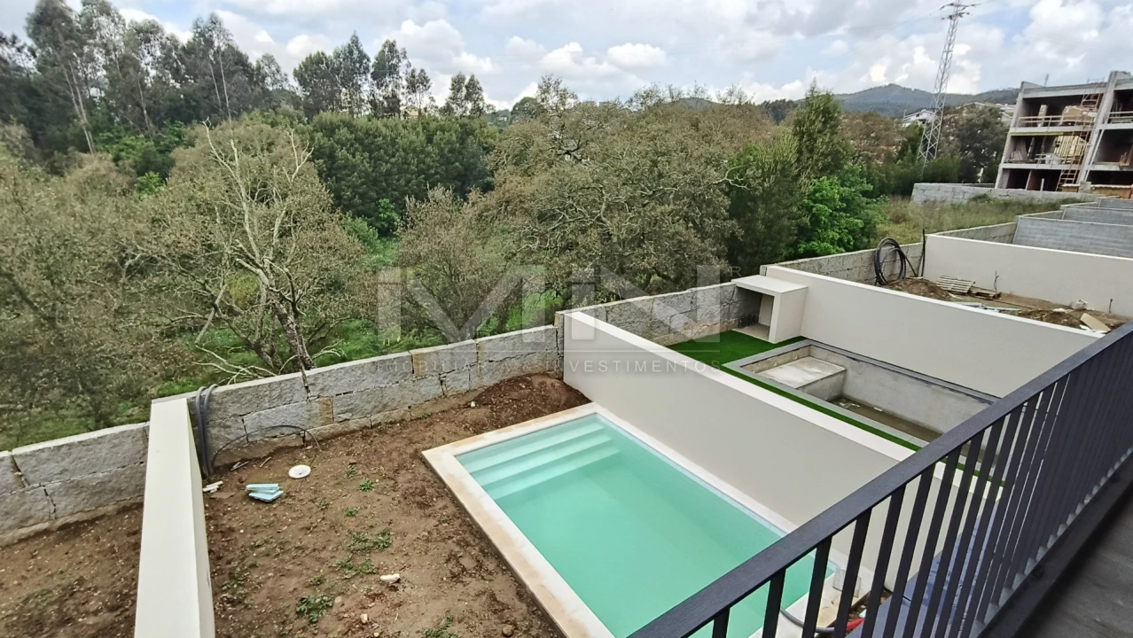 Moradia T3 para Venda em Fânzeres e São Pedro da Cova Foto 24