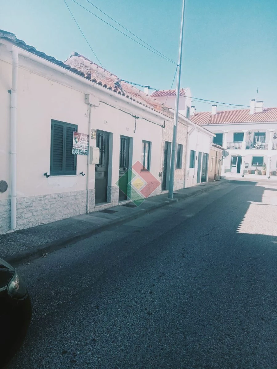 Moradia T2 para Venda em Foros de Arrão Foto 4