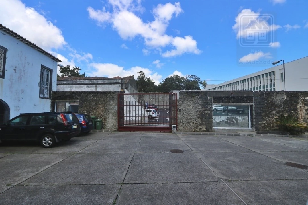 Negócio para Arrendamento em Ponta Delgada (São José) Foto 2