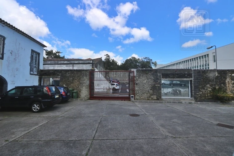 Negócio para Arrendamento em Ponta Delgada (São José) Foto 2