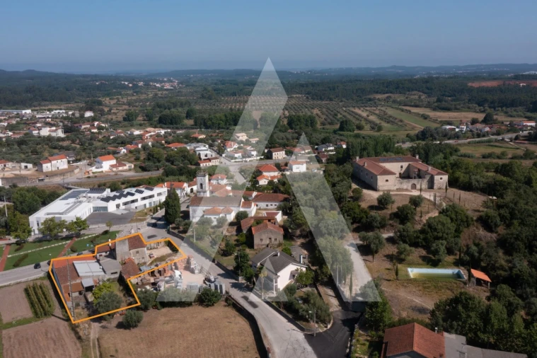 Moradia T3 para Venda em Ega Foto 23