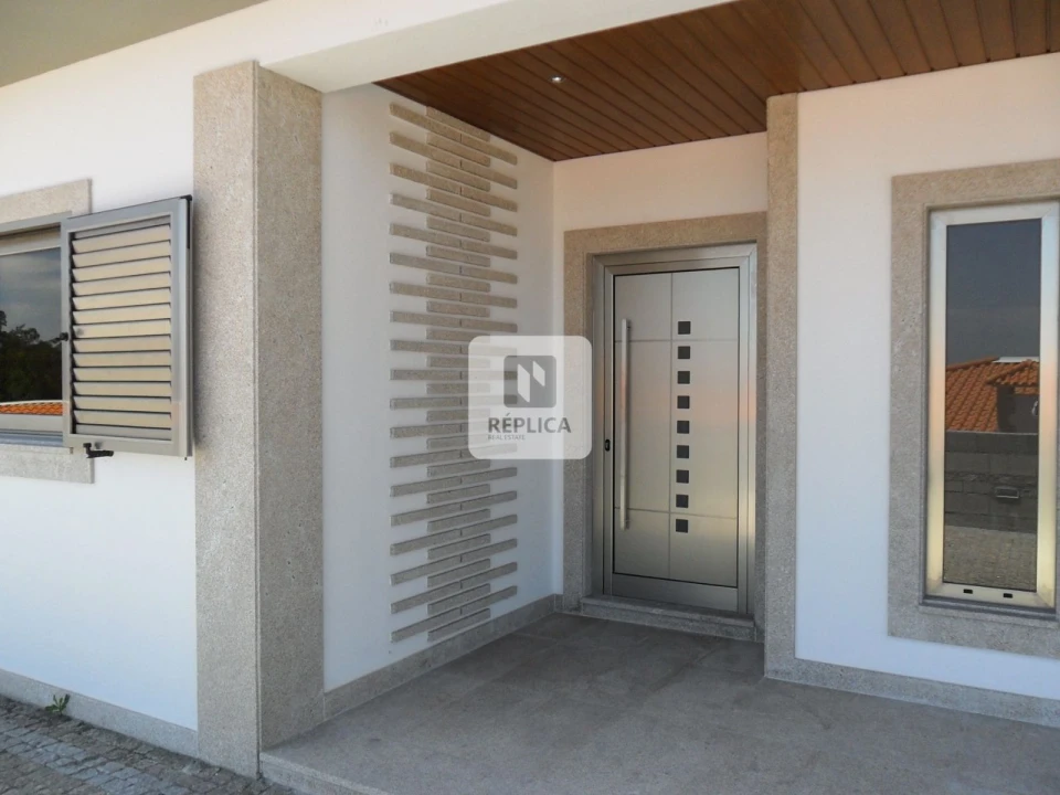 Moradia T3 para Venda em Duas Igrejas Foto 4