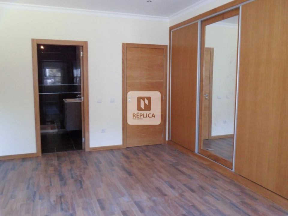 Moradia T3 para Venda em Duas Igrejas Foto 15