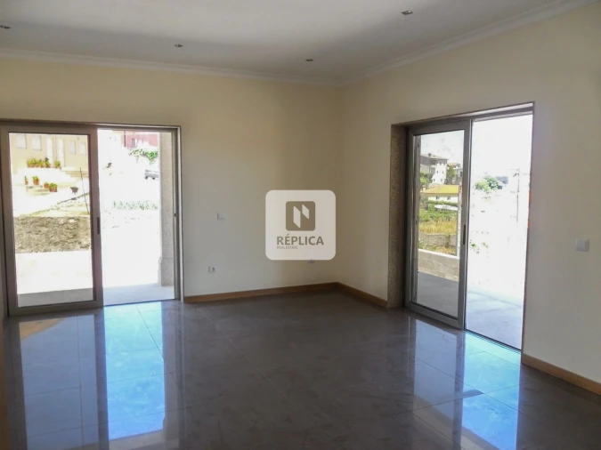 Moradia T3 para Venda em Duas Igrejas Foto 8