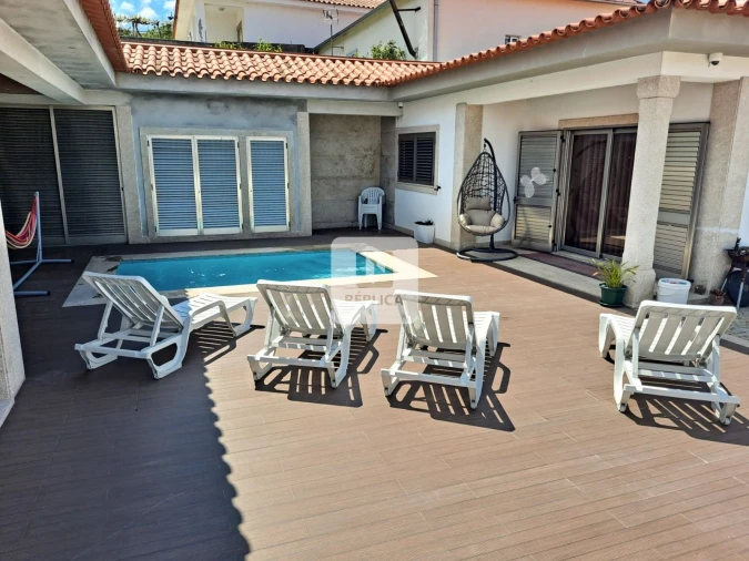 Moradia T3 para Venda em Duas Igrejas Foto 5