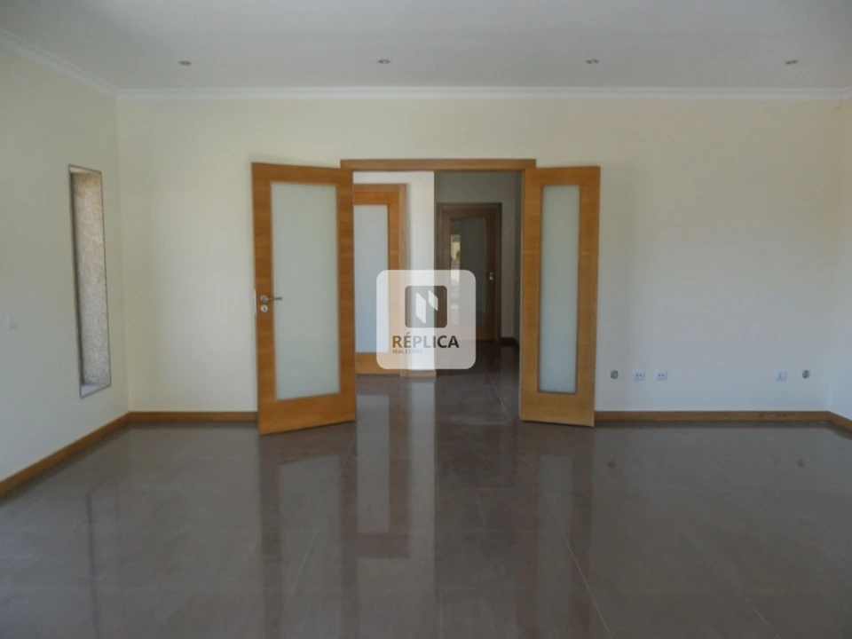 Moradia T3 para Venda em Duas Igrejas Foto 10