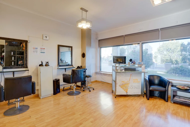 Loja para Venda em Falagueira-Venda Nova Foto 9