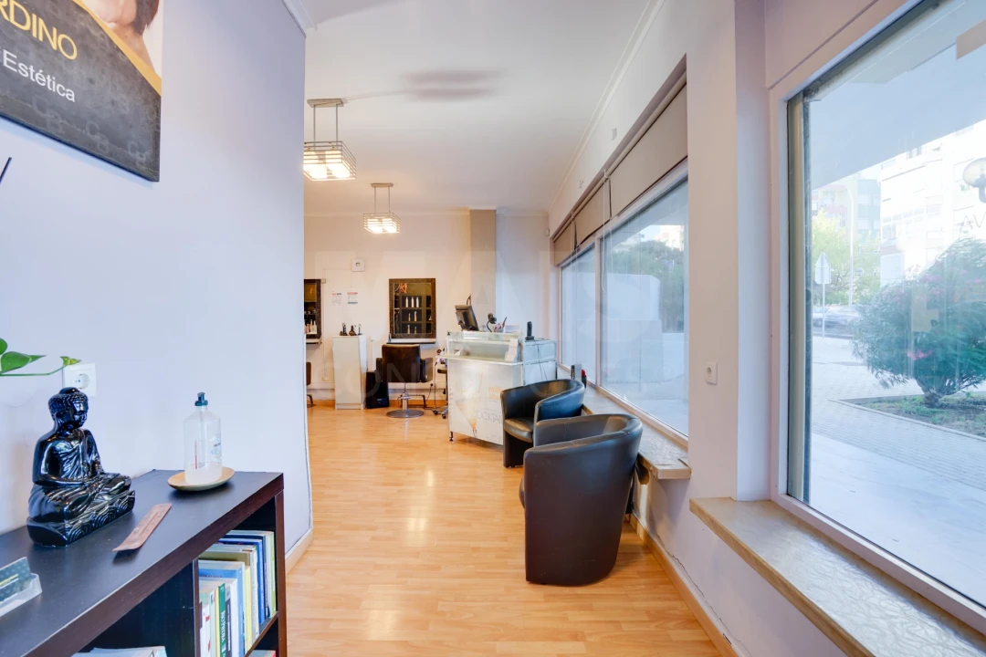 Loja para Venda em Falagueira-Venda Nova Foto 5